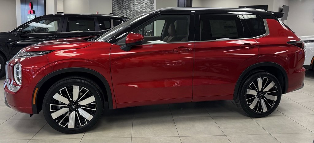 New 2026 Mitsubishi Outlander SEL image 4