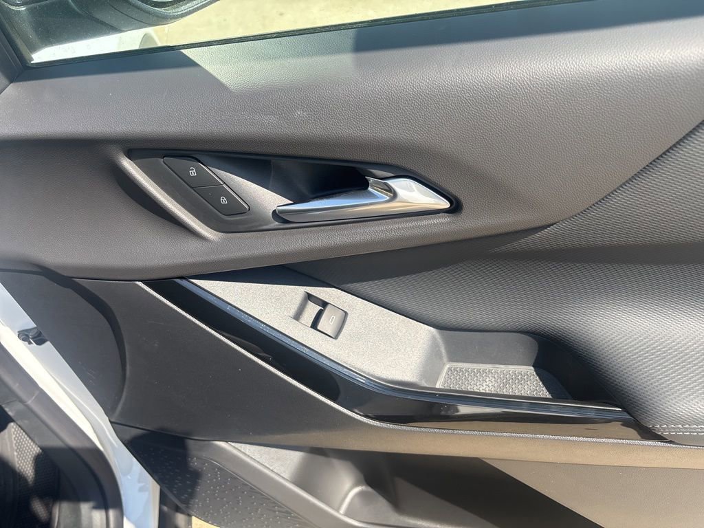 New 2026 Chevrolet Equinox LT w/ Convenience Package II image 44