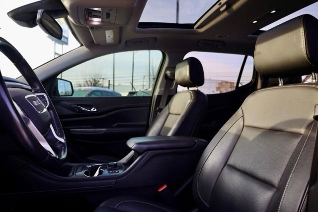 Used 2020 GMC Acadia SLT w/ Driver Alert Package II image 16