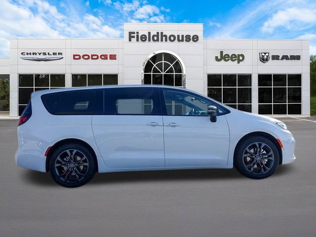 New 2026 Chrysler Pacifica Select image 4