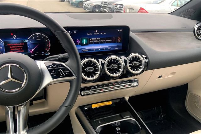 Used 2026 Mercedes-Benz GLA 250 4MATIC image 5
