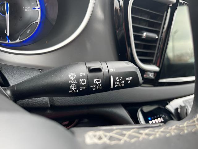 Used 2025 Chrysler Pacifica Select FWD image 17