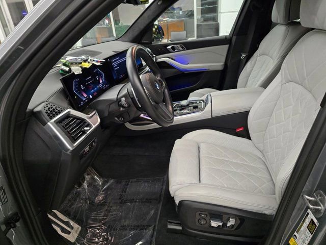Used 2023 BMW X7 xDrive40i w/ Executive Package image 17