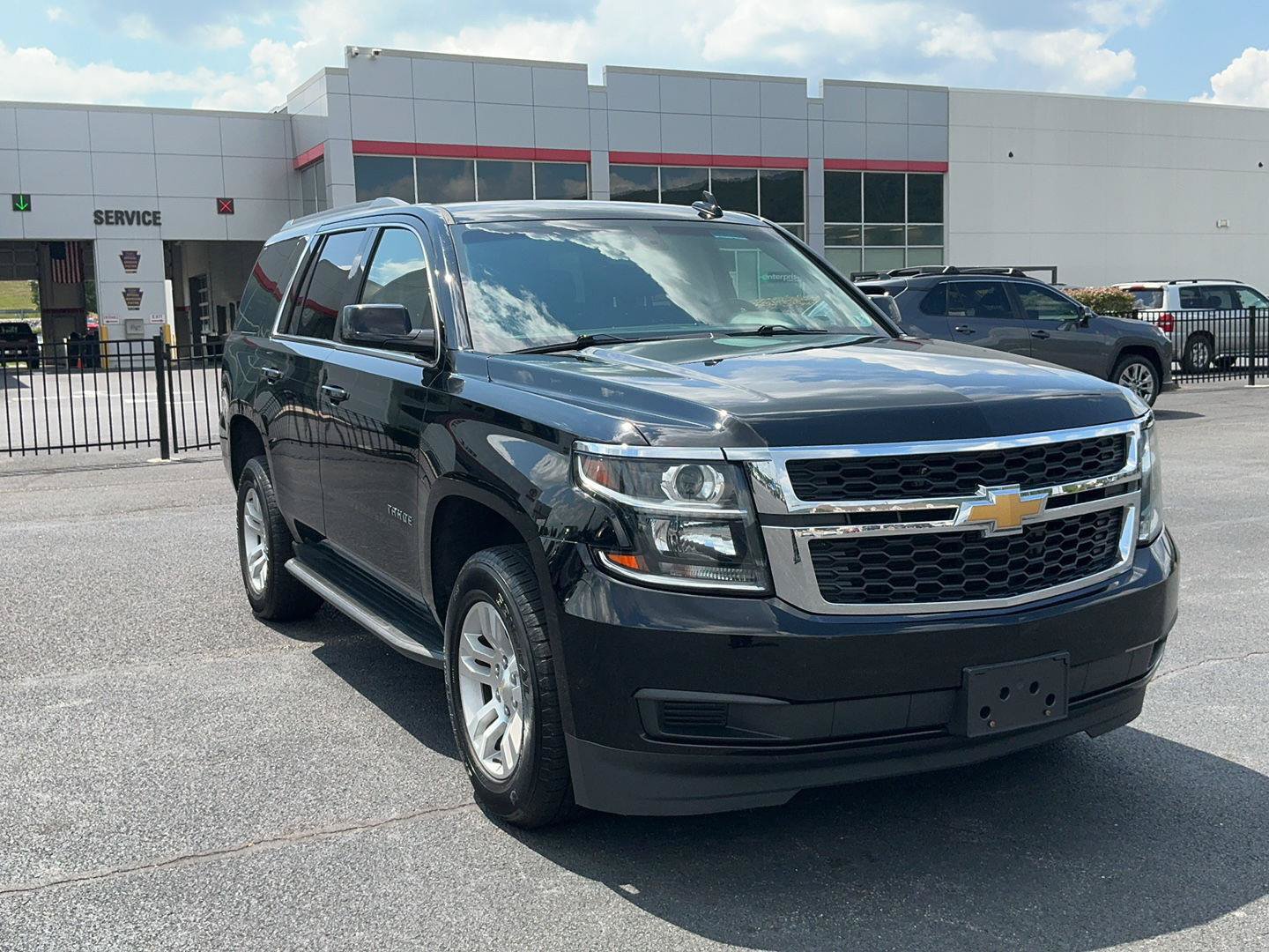 Used 2018 Chevrolet Tahoe LS AWD/4WD image 3
