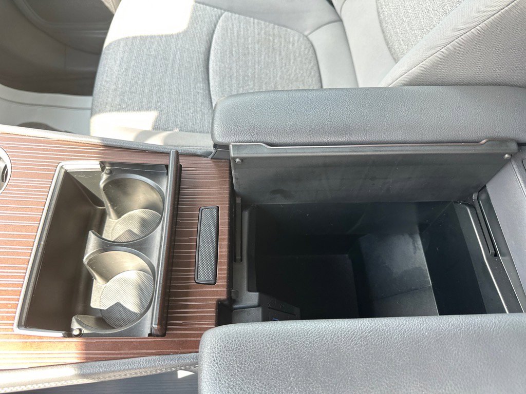Used 2022 Toyota Sienna LE image 30