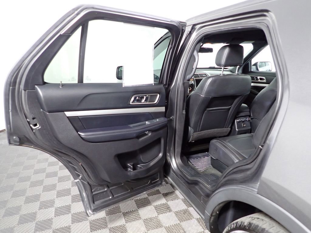 Used 2017 Ford Explorer XLT w/ Equipment Group 202A image 39