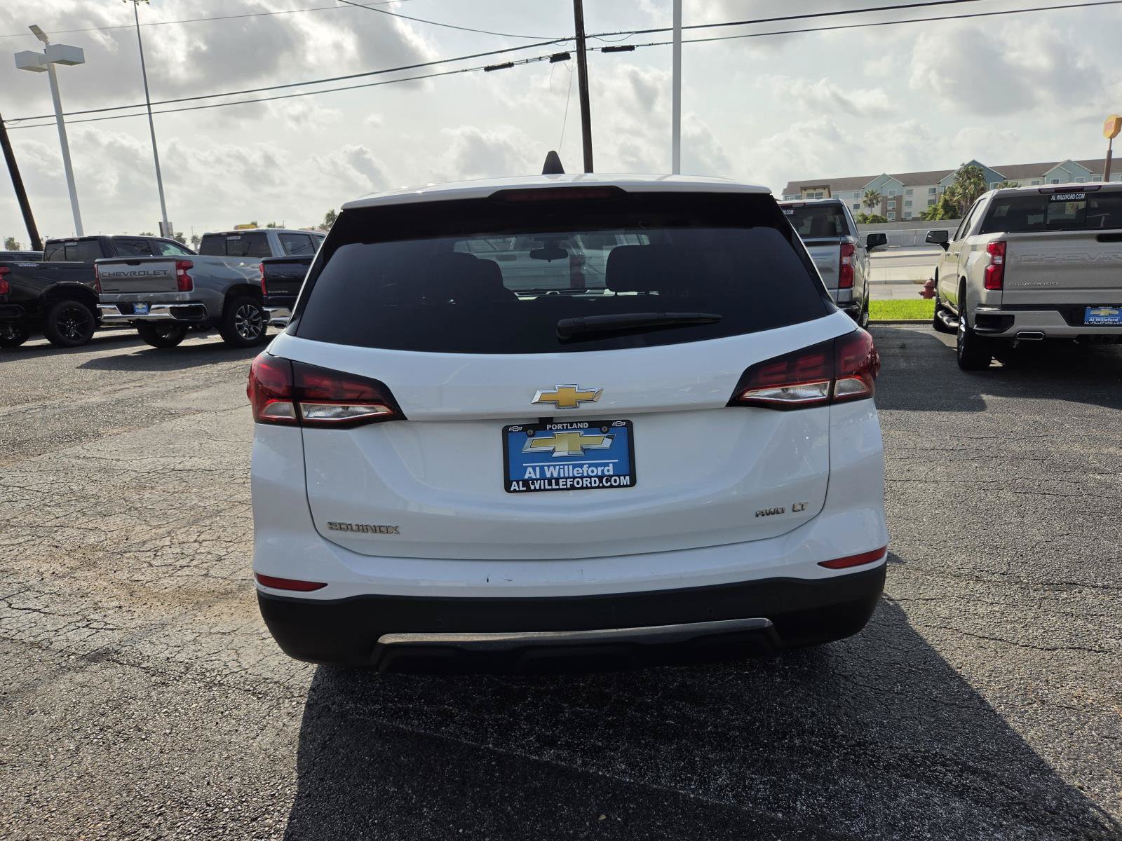 Used 2024 Chevrolet Equinox LT AWD/4WD image 4