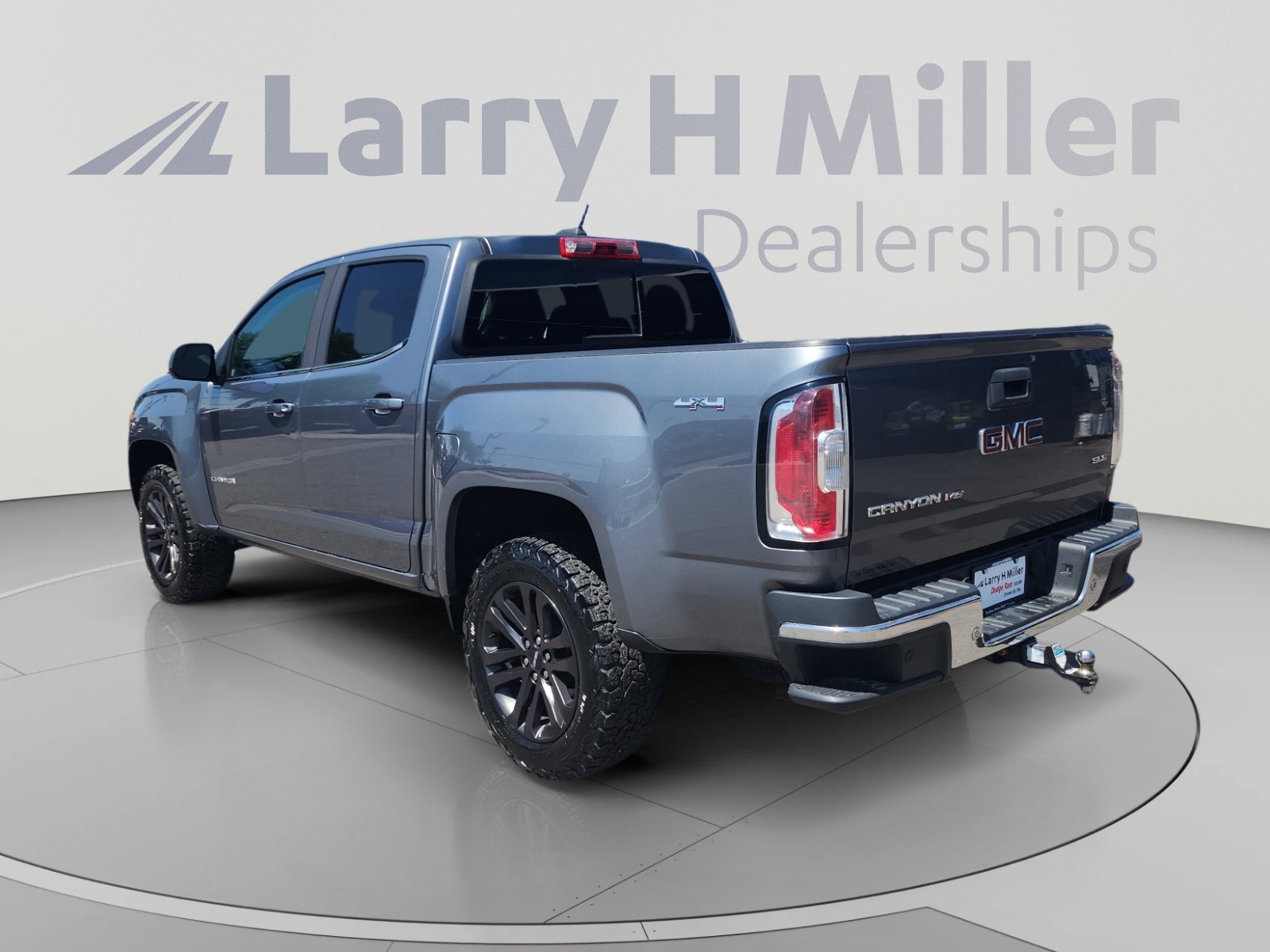 Used 2019 GMC Canyon SLE w/ Driver Alert Package AWD/4WD image 3