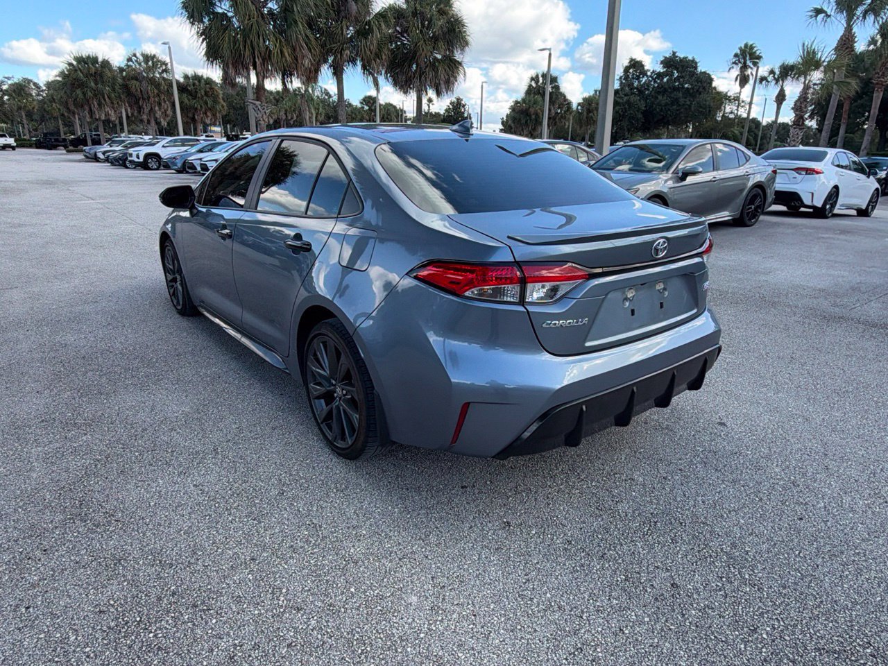 Used 2025 Toyota Corolla SE FWD image 3
