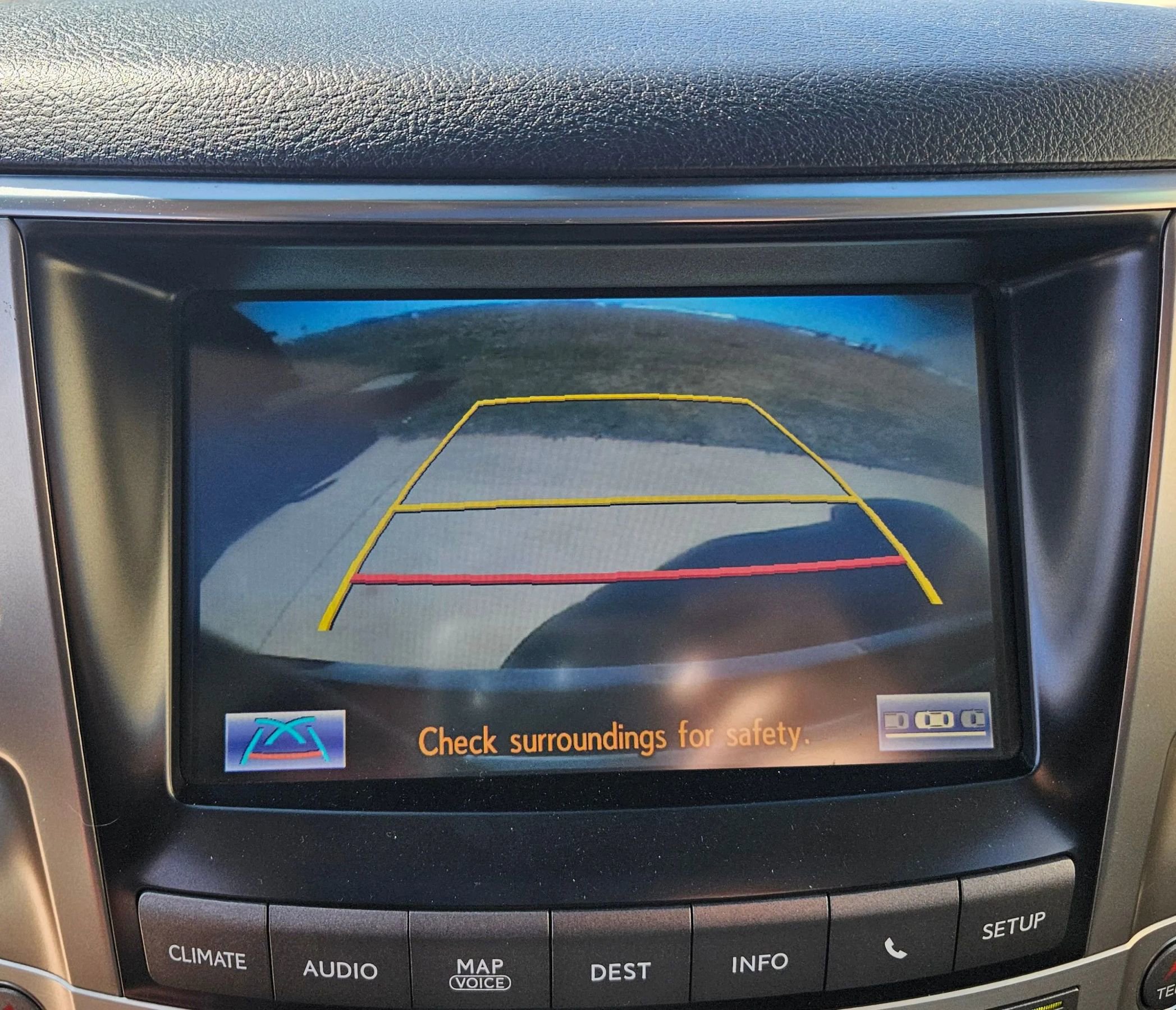 Used 2014 Lexus LX 570 4WD image 30