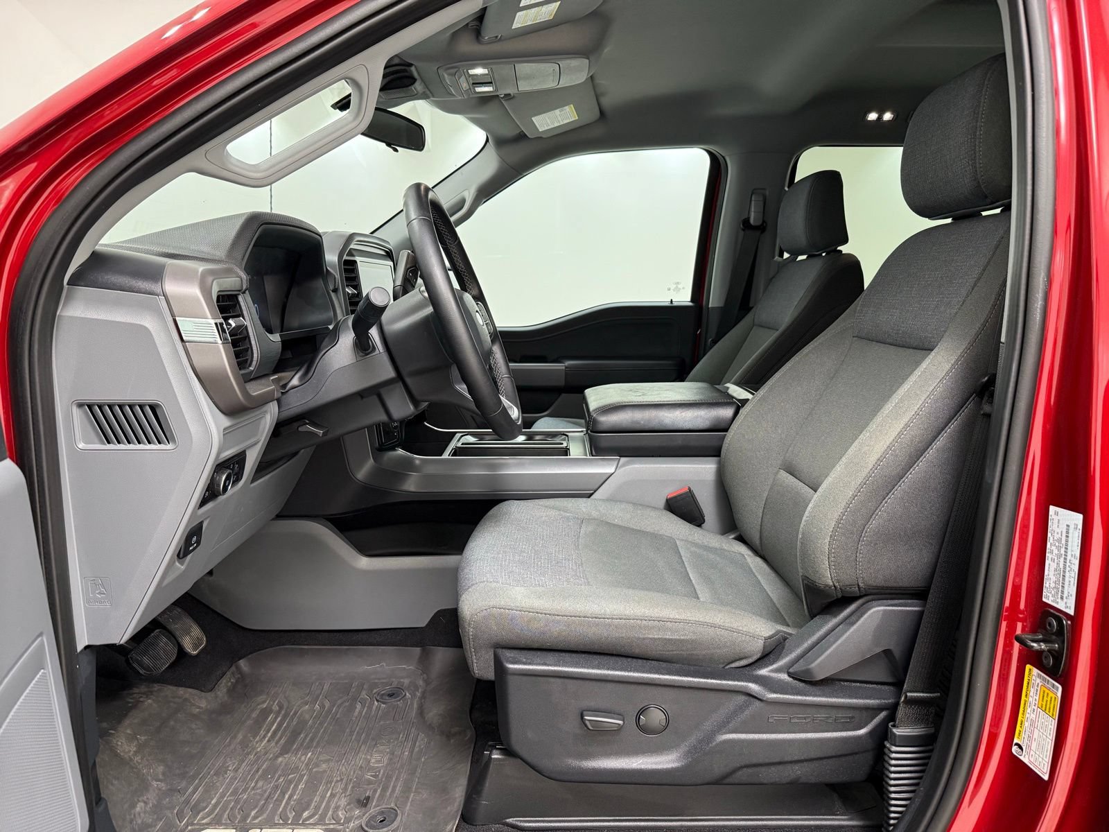 Used 2025 Ford F150 XLT w/ Equipment Group 301A Standard AWD/4WD image 19
