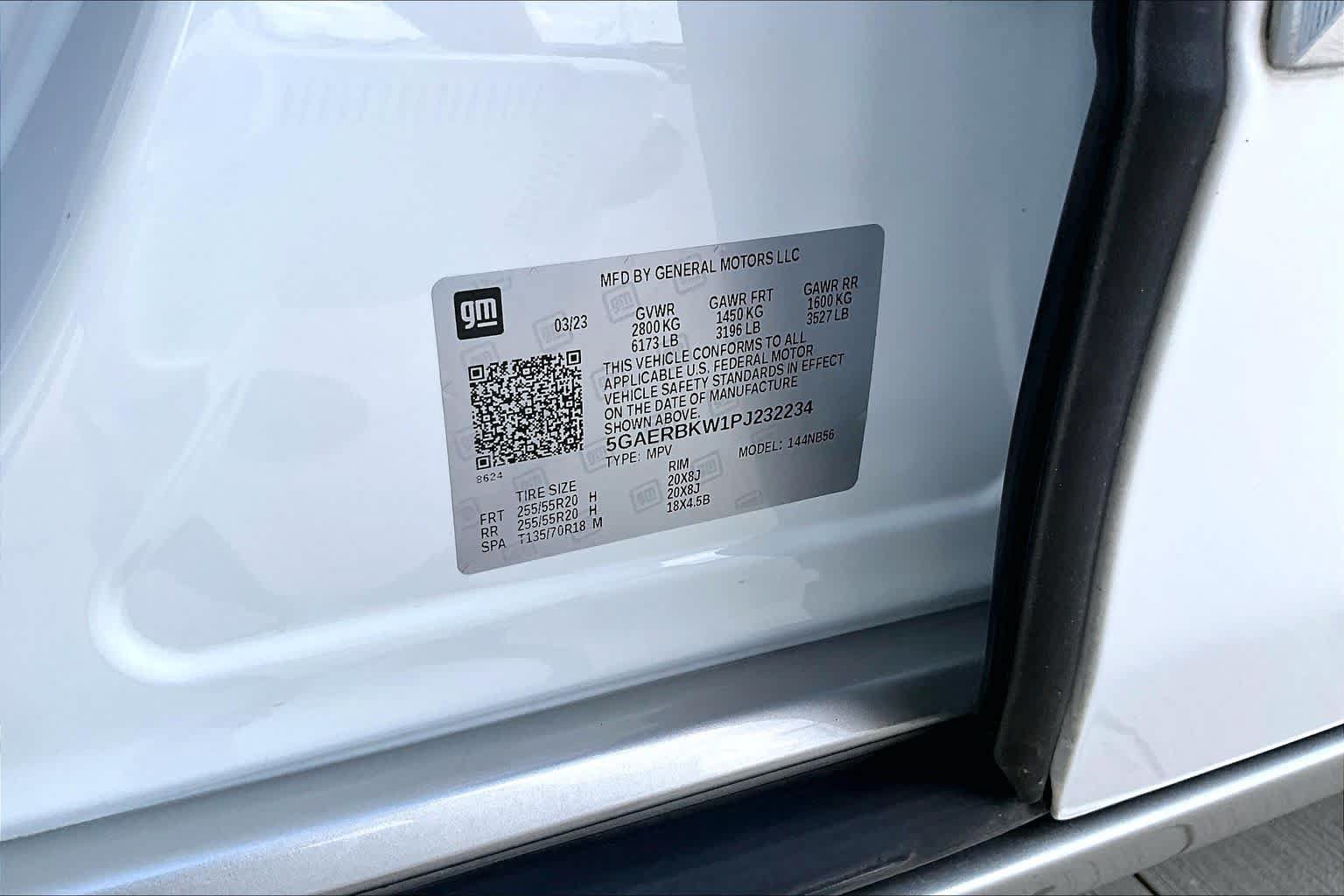 Used 2023 Buick Enclave Essence w/ Experience Buick Package FWD image 29