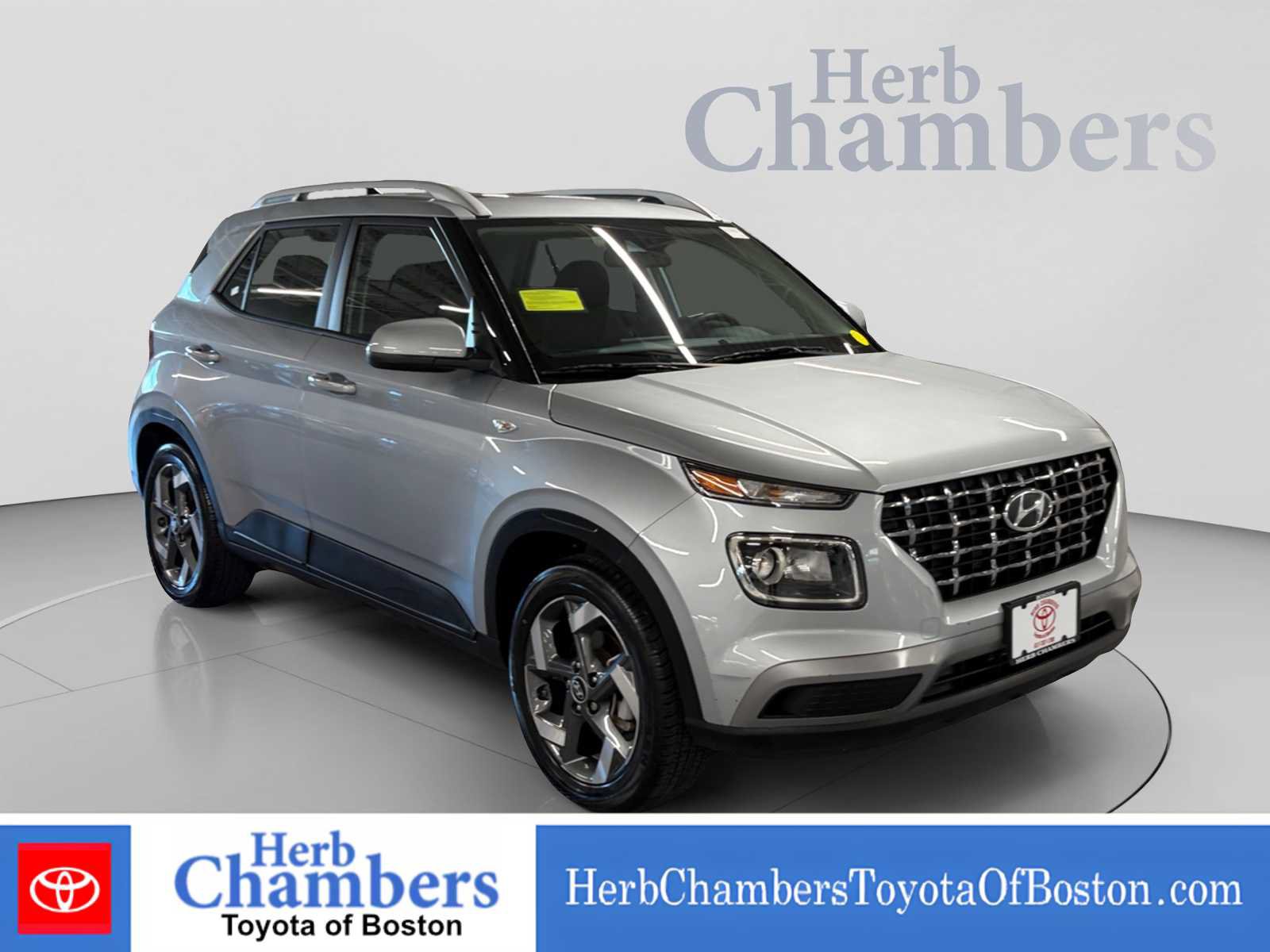 Used 2022 Hyundai Venue SEL w/ Cargo Package