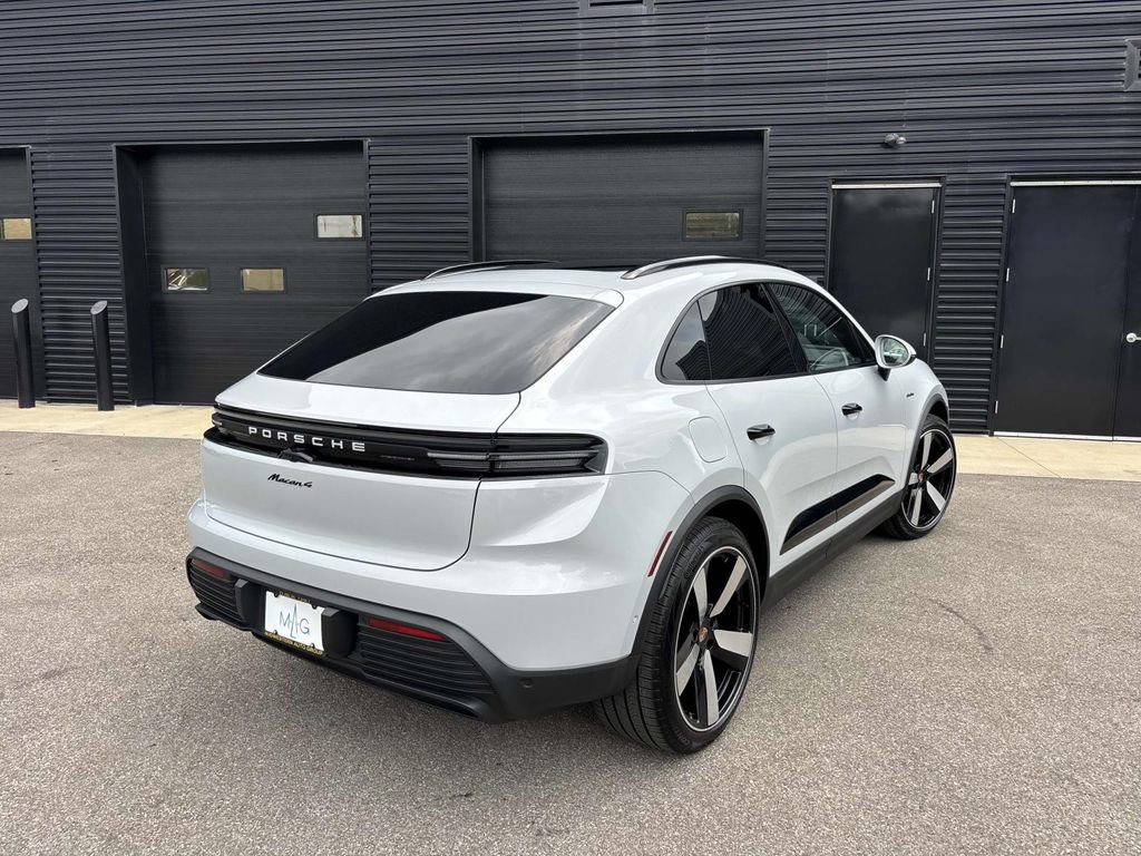 Used 2025 Porsche Macan 4 Electric image 10