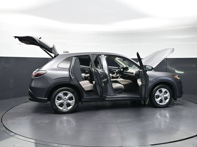 Certified 2025 Honda HR-V LX image 40