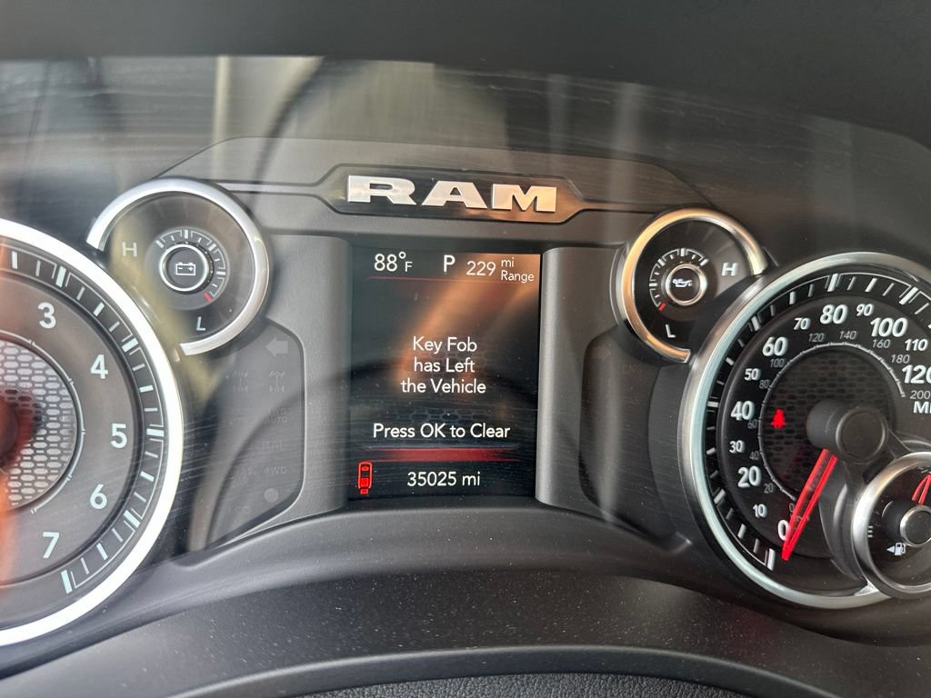 Used 2019 RAM 1500 Big Horn AWD/4WD image 10