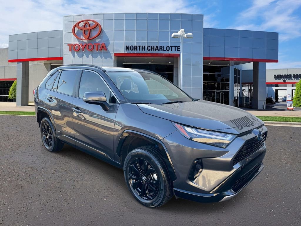 Used 2023 Toyota RAV4 SE w/ Convenience Package image 3
