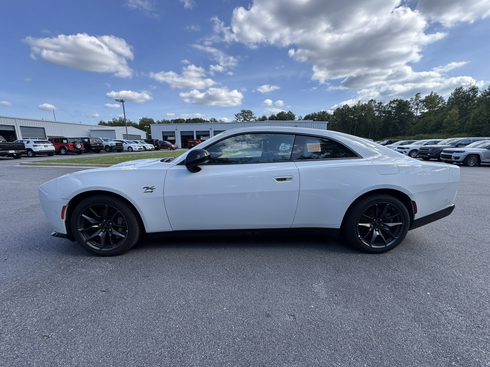 Used 2025 Dodge Charger Daytona R/T w/ Plus Group AWD/4WD image 8