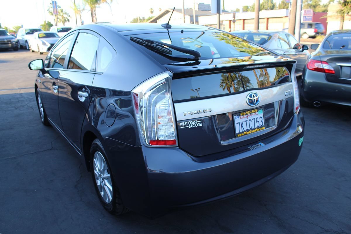 Used 2015 Toyota Prius Prime Plug-In Hybrid FWD image 5