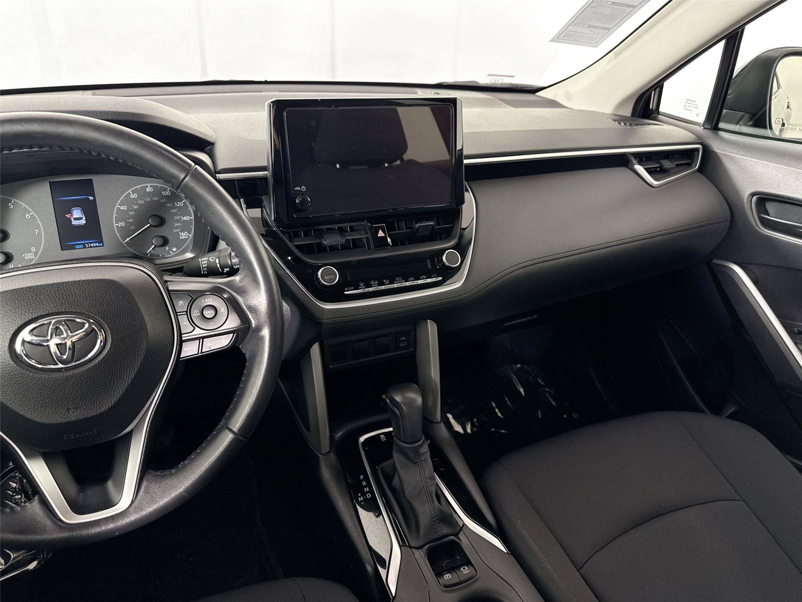 Certified 2023 Toyota Corolla Cross LE FWD image 32