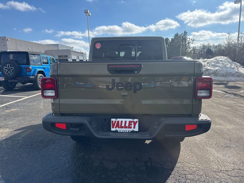 New 2025 Jeep Gladiator Sport image 13