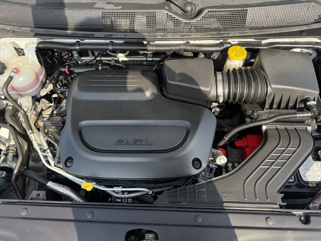 Used 2024 Chrysler Pacifica Touring-L image 20