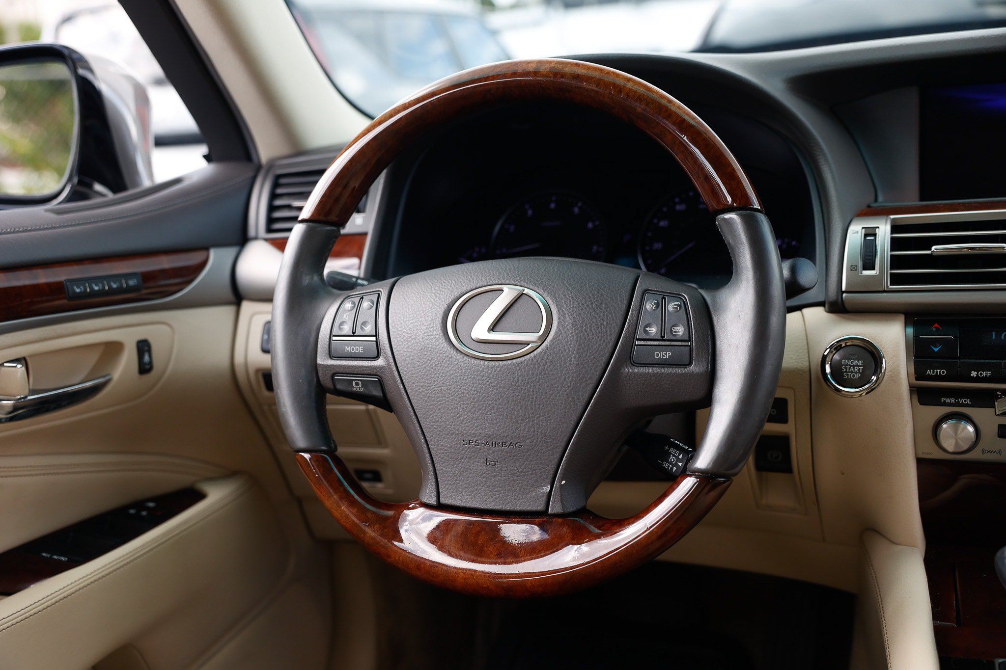 Used 2016 Lexus LS 460 w/ Comfort Package RWD image 35
