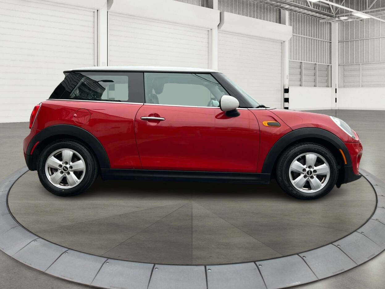 Used 2015 MINI Cooper 2-Door Hardtop image 2
