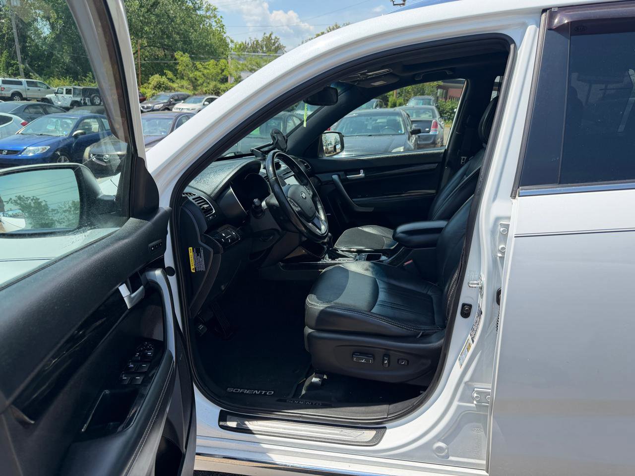 Used 2014 Kia Sorento SX FWD image 13
