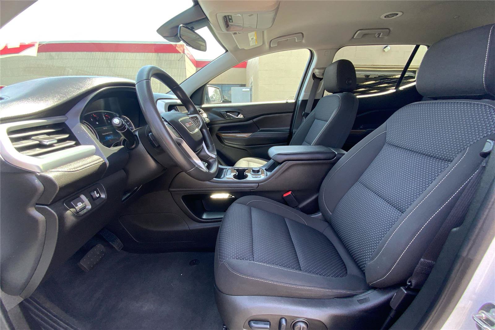 Used 2023 GMC Acadia SLE w/ Driver Convenience Package AWD/4WD image 10