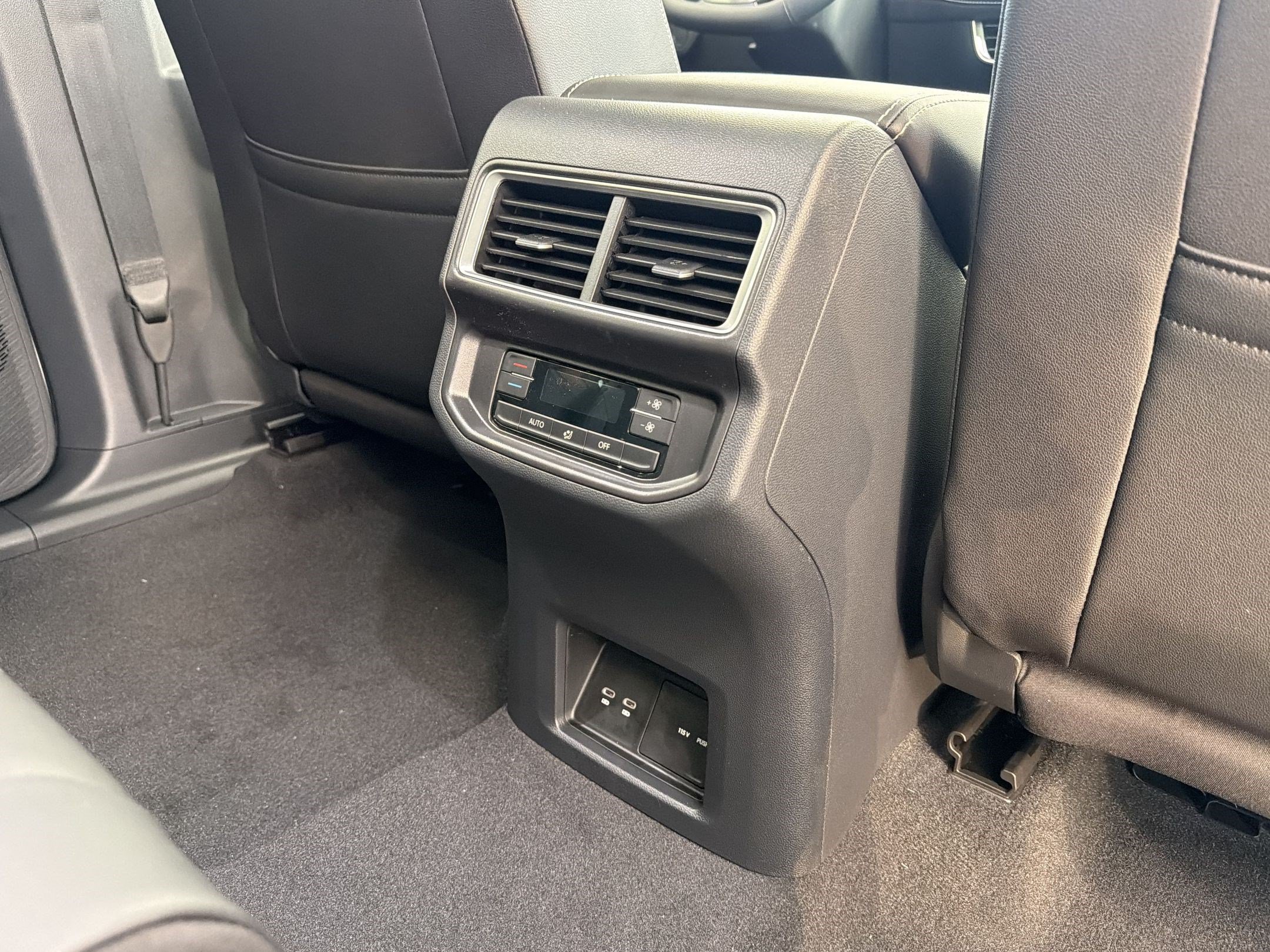 New 2026 Volkswagen Atlas SE FWD image 33
