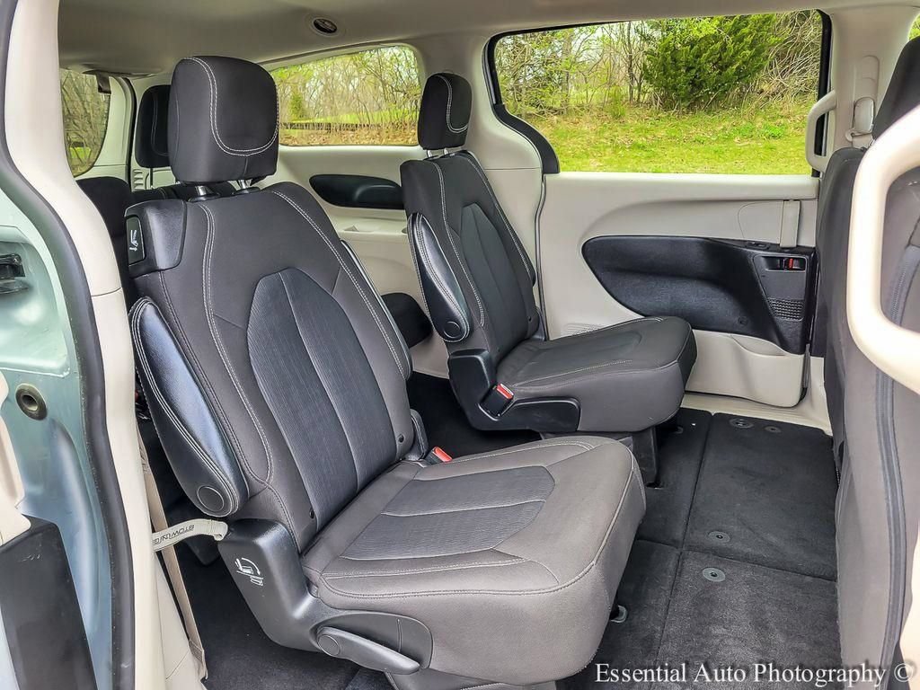 Used 2023 Chrysler Voyager LX FWD image 29