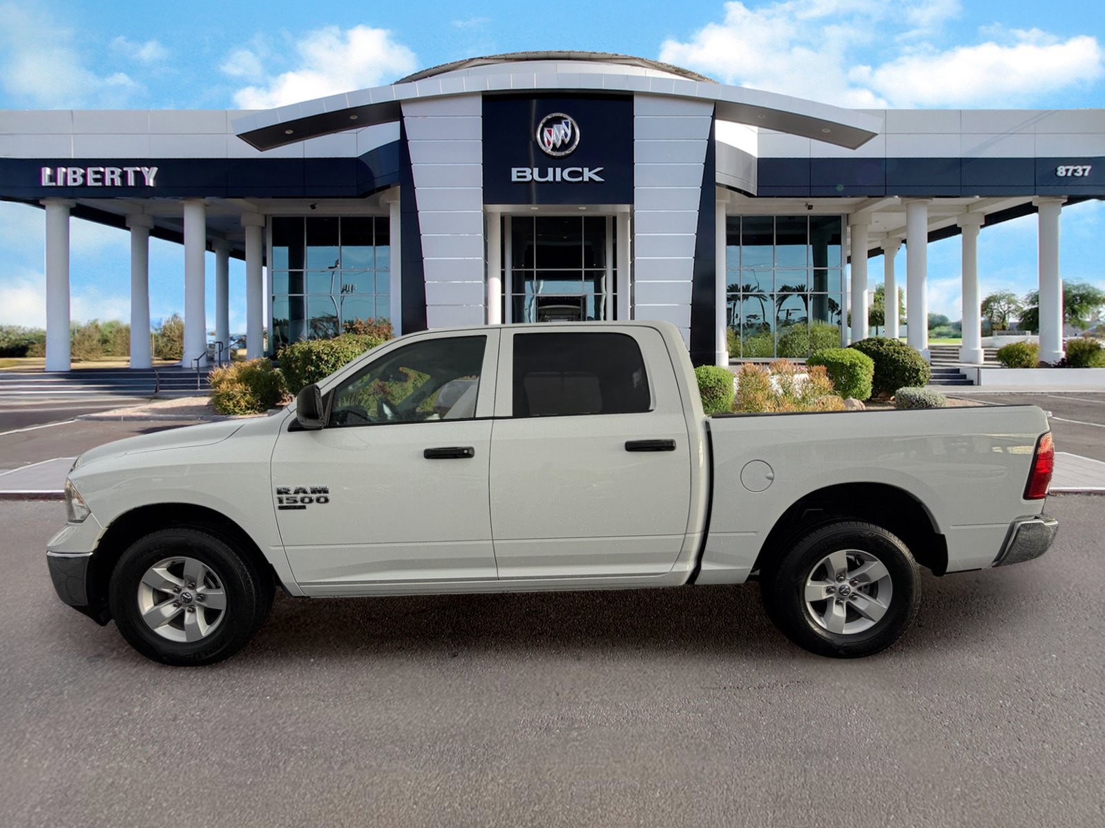 Used 2022 RAM 1500 Classic SLT w/ Electronics Group AWD/4WD image 7