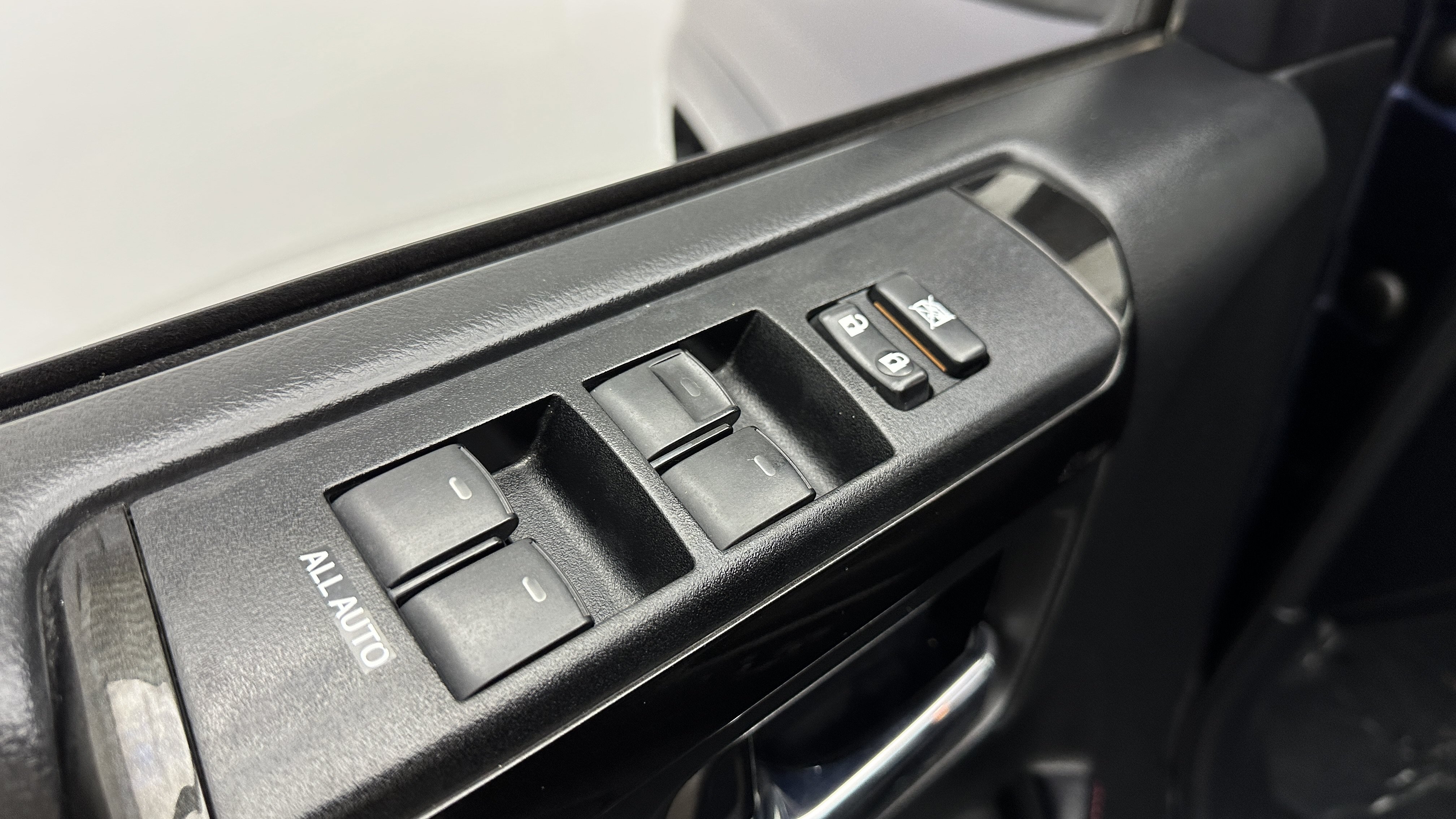 Used 2019 Toyota 4Runner TRD Off-Road Premium AWD/4WD image 12