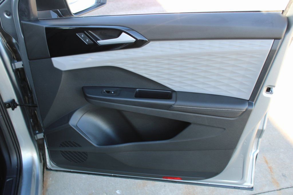 Certified 2024 Volkswagen Taos S image 24