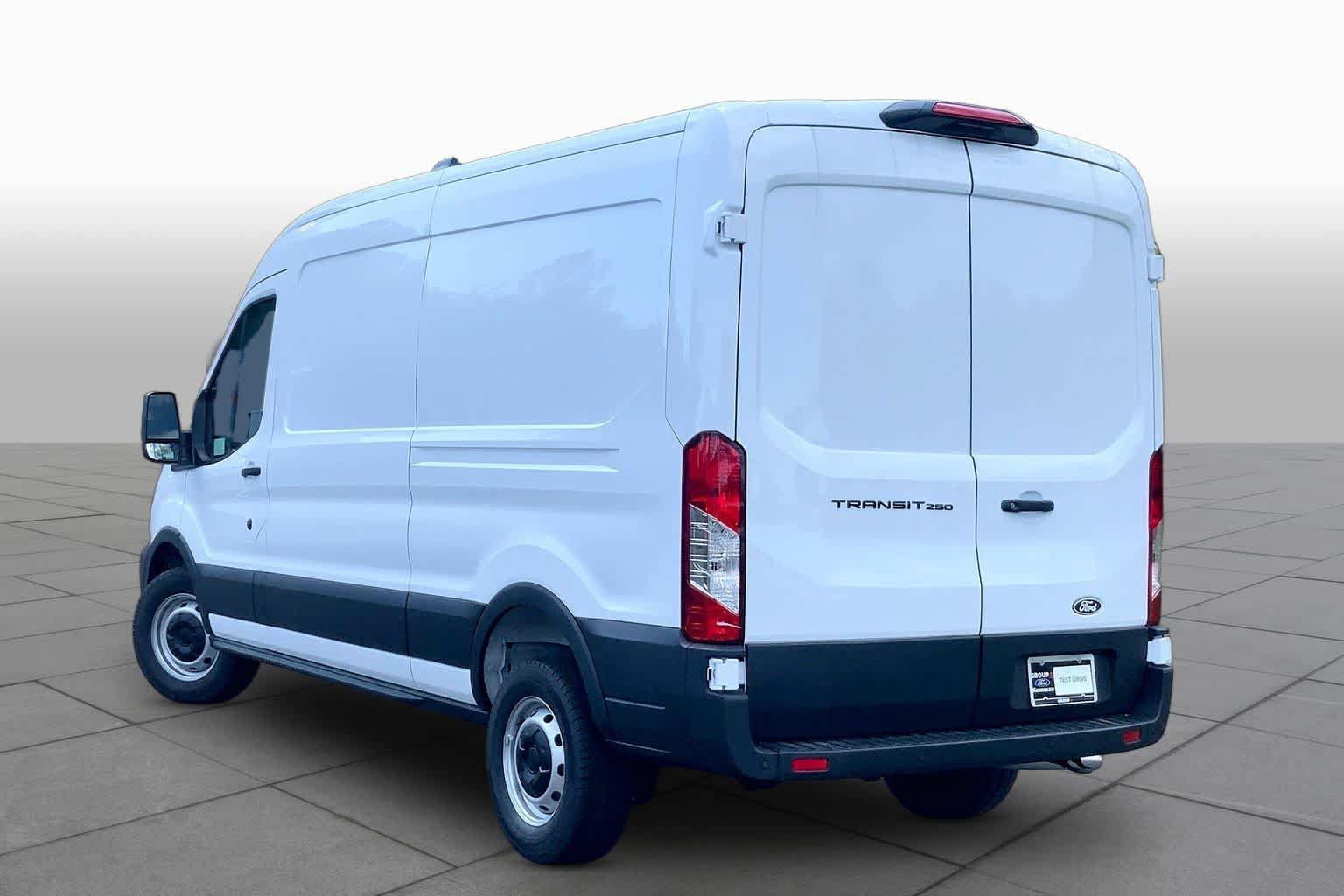 New 2026 Ford Transit 250 148 Medium Roof w/ Load Area Protection Package RWD image 11