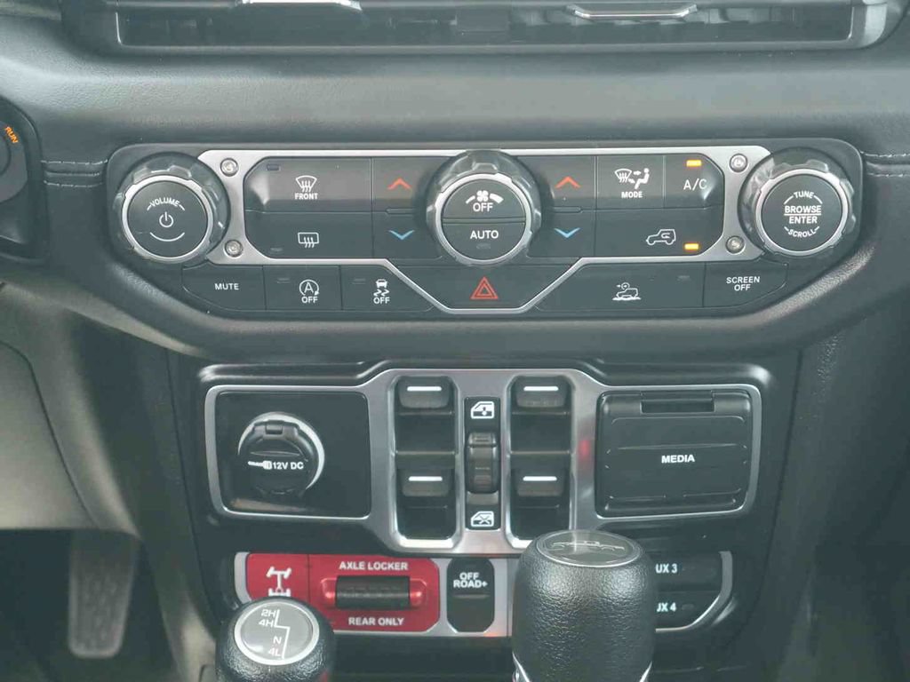 Certified 2026 Jeep Gladiator Mojave AWD/4WD image 8