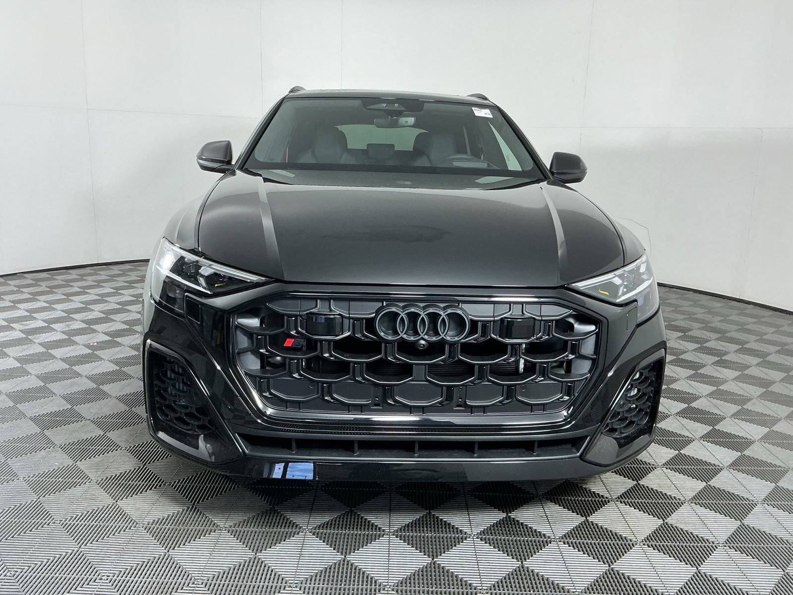 New 2027 Audi SQ8 Prestige AWD/4WD image 2