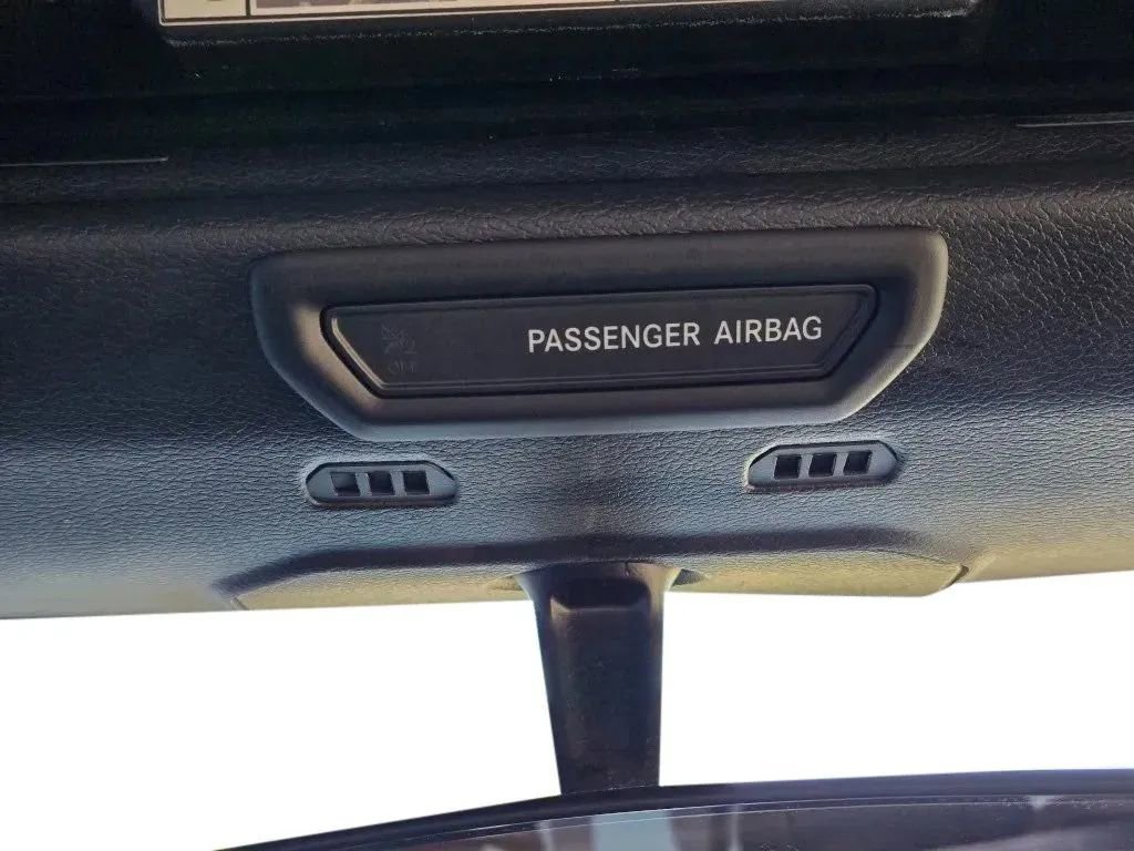 Used 2023 Jeep Wrangler Sport image 19