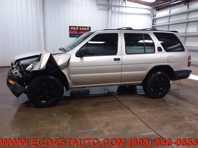 Used 1998 Nissan Pathfinder SE AWD/4WD image 2