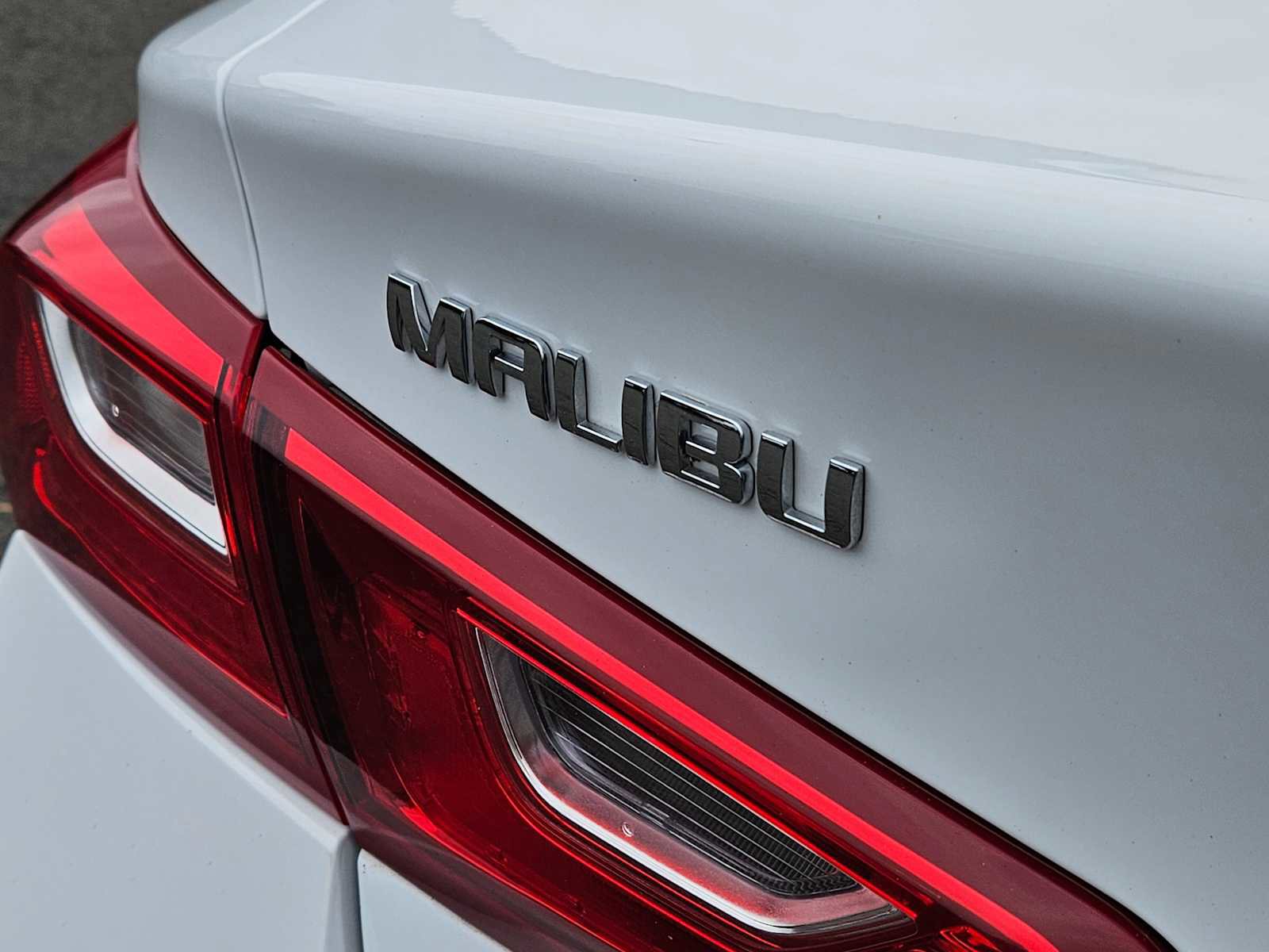 Used 2024 Chevrolet Malibu LT image 32