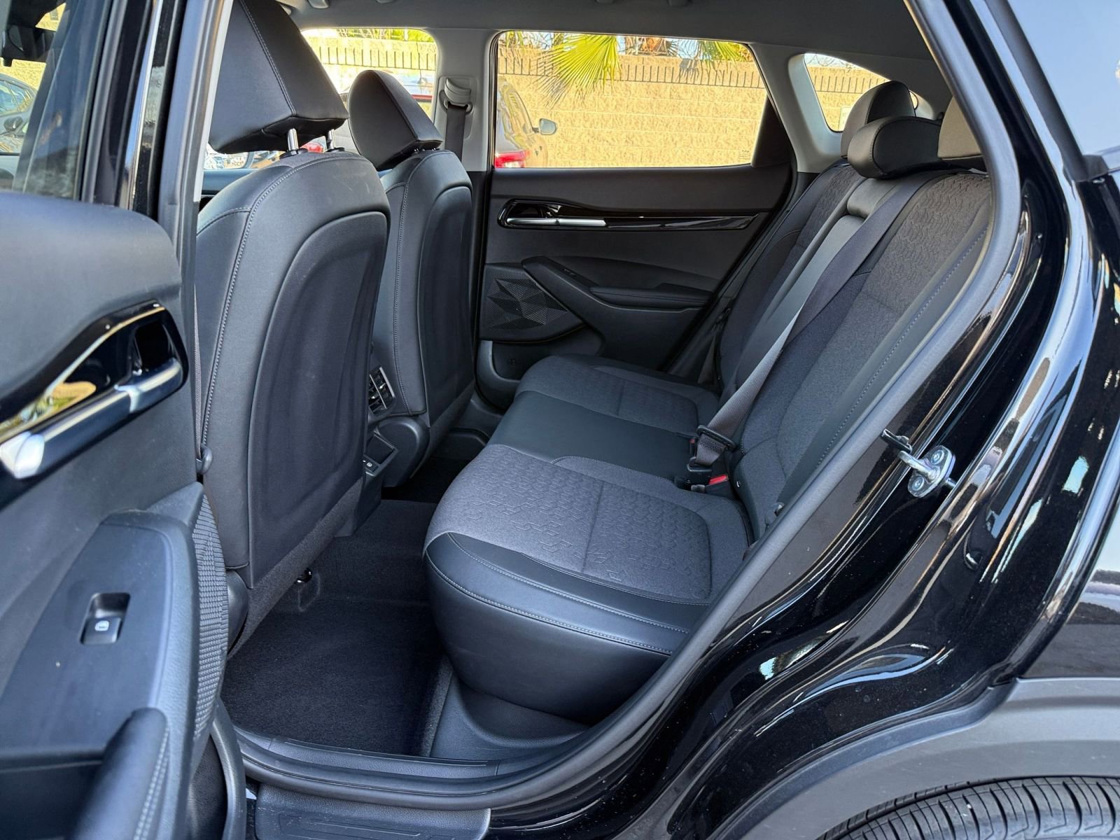 Used 2025 Kia Seltos S image 27