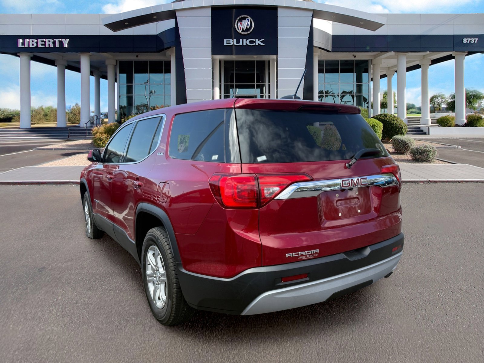 Used 2019 GMC Acadia SLE FWD image 3