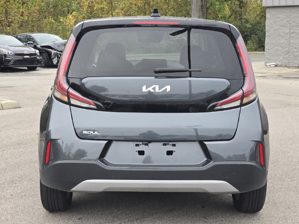 Used 2025 Kia Soul LX w/ LX Technology Package FWD image 13
