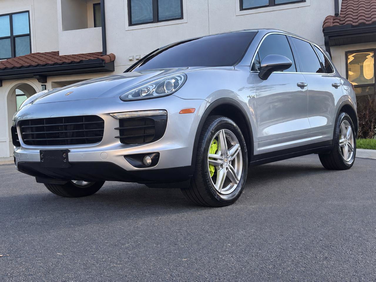 Used 2016 Porsche Cayenne S AWD/4WD image 2