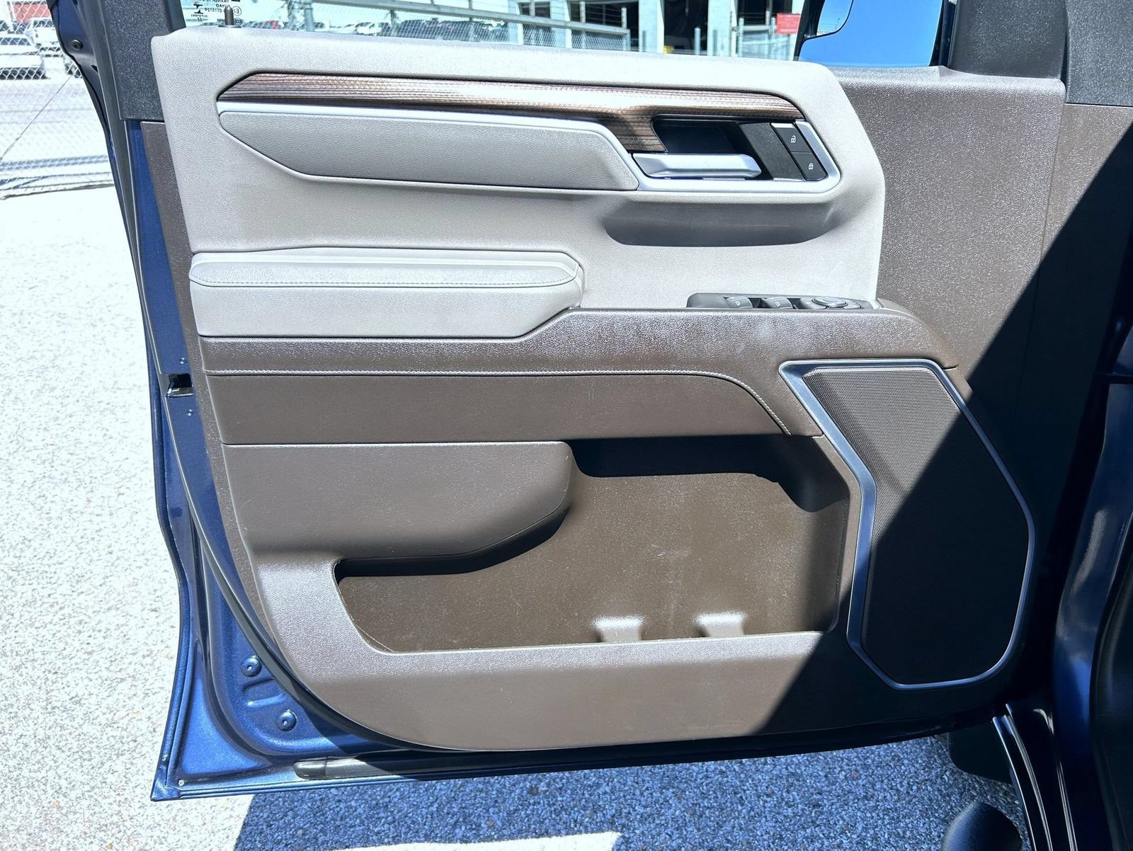 Certified 2022 Chevrolet Silverado 1500 LT AWD/4WD image 9