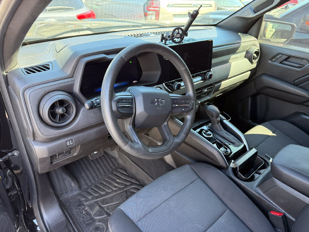 Used 2025 Chevrolet Colorado Trail Boss AWD/4WD image 14
