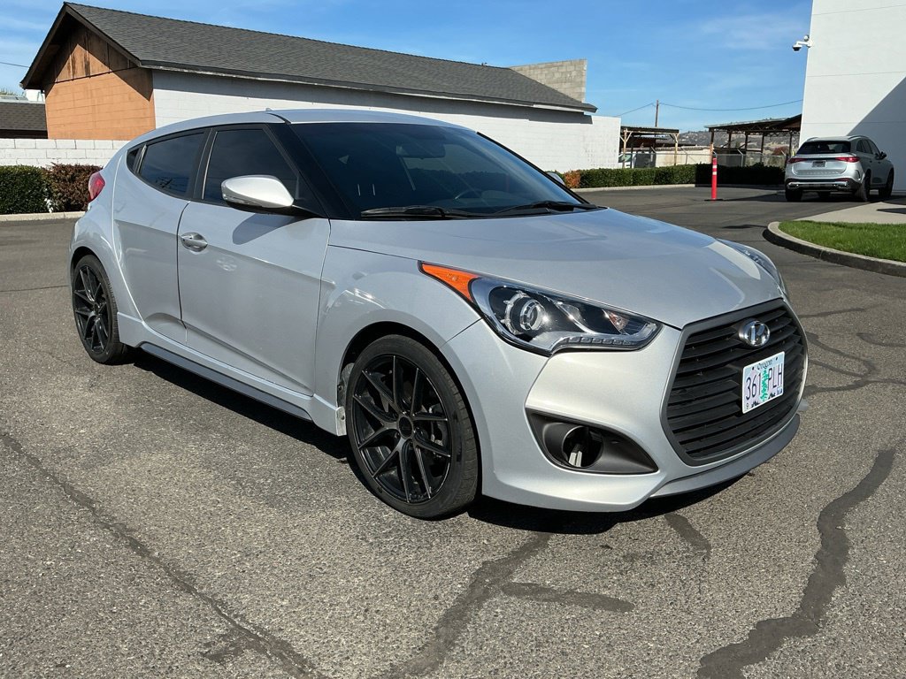 Used 2017 Hyundai Veloster Turbo FWD image 3