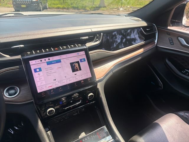 Used 2023 Jeep Grand Cherokee L Summit w/ Advanced Protech Group IV image 43