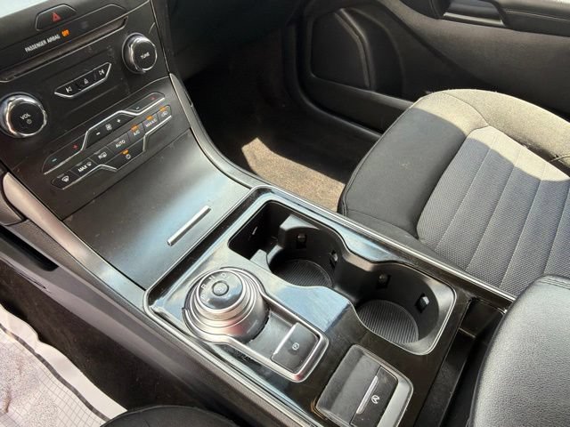 Used 2020 Ford Edge SE FWD image 24